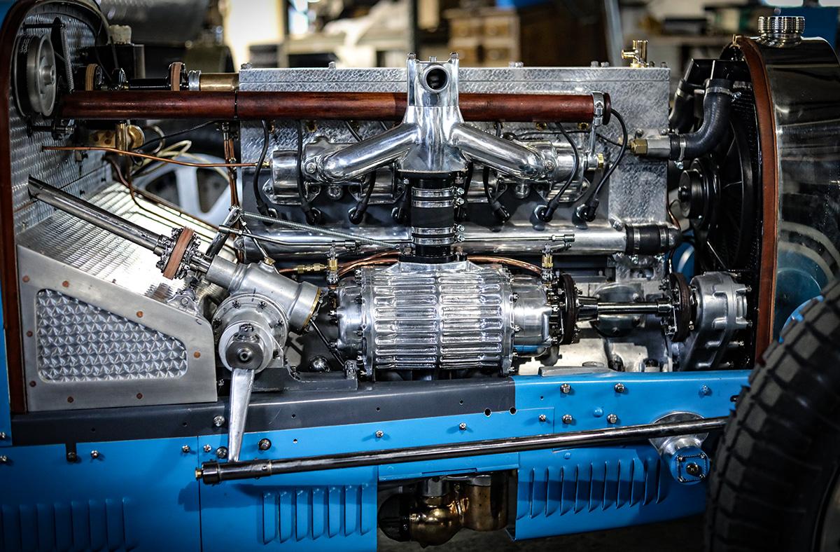 Motorraum mit Kompressor